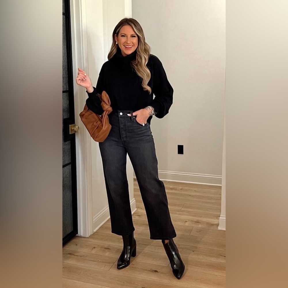 Levi's Black Ankle Jeans